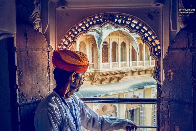 Jaipur City Palace, Hawa Mahal & Jantar Mantar Private Tour