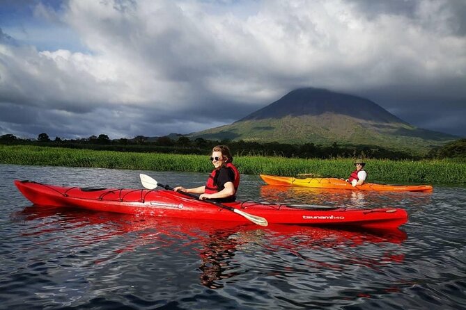 Kayak in the Arenal Lake La Fortuna - Overview of Arenal Lake Kayaking