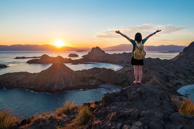 Komodo Day Tour to Explore 5 Islands and 3 Snorkeling Experience