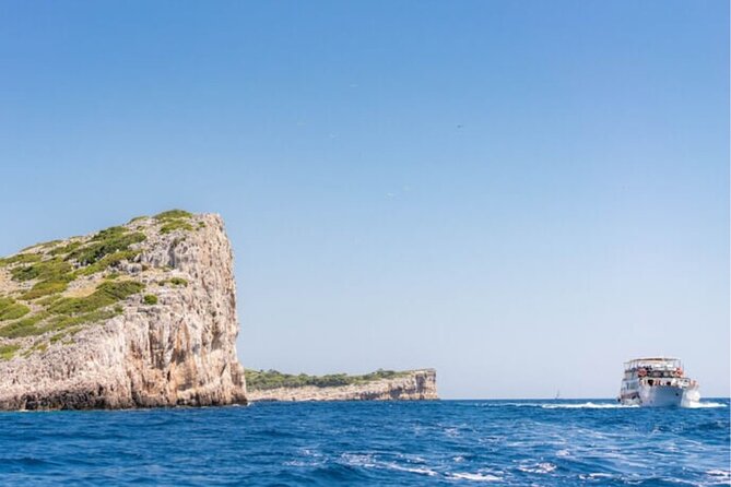 Kornati to Island Mana and Kukljica and Beach Lojena Tour by Boat