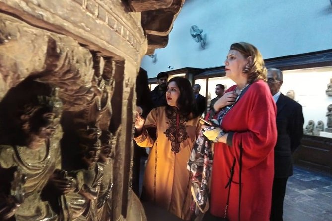 Lahore City, Fort, Museums and Walled City Exploration Tour
