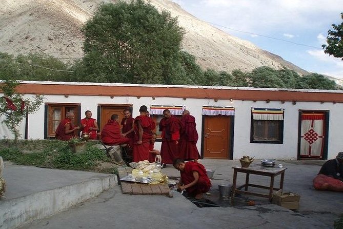 LEH LADAKH TOUR (6 Nights /7 Days)