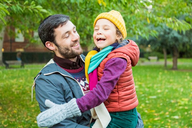 London Family Adventure: Explore the City's Charm on Foot - St. Jamess Palace and Green Park