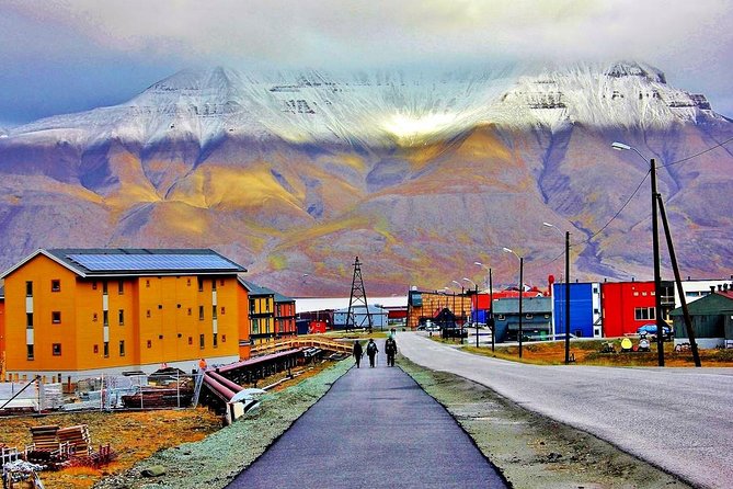 Longyearbyen Private Transfer From Longyearbyen City to Longyearbyen Airport - Service Inclusions and Exclusions