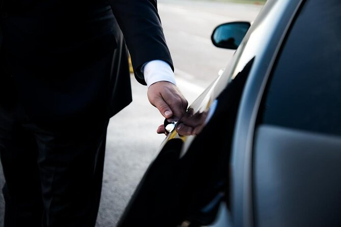 Luxury Private Transfer From Schiphol Airport AMS to Amsterdam - Service Inclusions