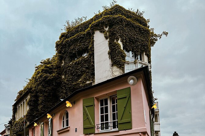 Montmartre Guided Tour Sacré-Cœur Hidden Gems, and Vineyards - Tour Highlights