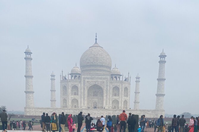 Myth Busting Tour of History in Taj Mahal