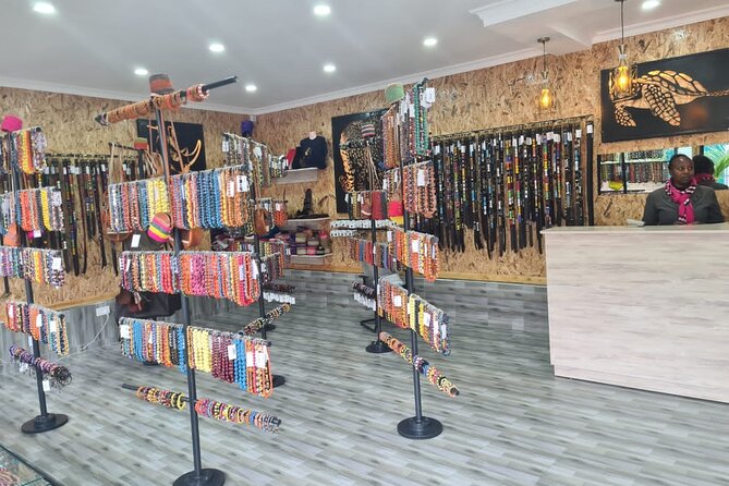 Nairobi Day Tour: Giraffe Center, Kobe Beads, and Bomas of Kenya - Itinerary Overview