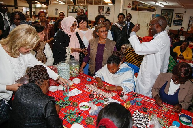 Nairobi National Park, Giraffe Center & Beads Factory Guided Day Tour