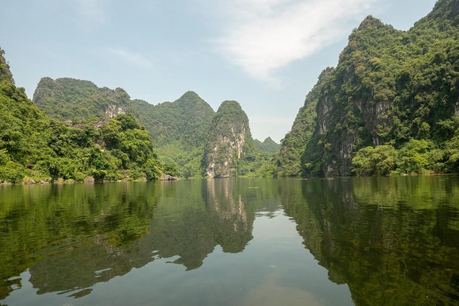 Ninh Binh Day Tour From Hanoi: Hoa Lu - Trang an - Limousine Van - Meeting and Pickup Details