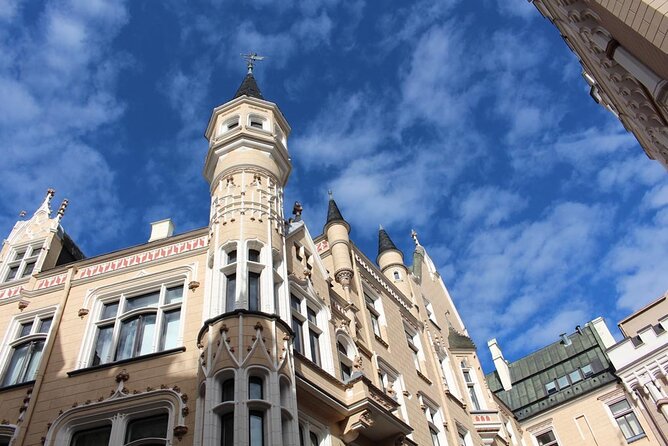 Old and New Riga 2 Hours Walking Tour - Tour Overview