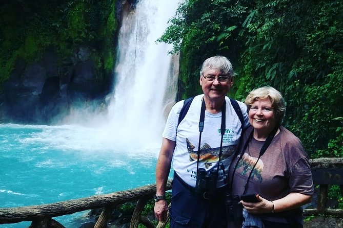 One Way Transfer Rio Celeste Hideawey Hotel to SJO or Airport up to 8 Passengers