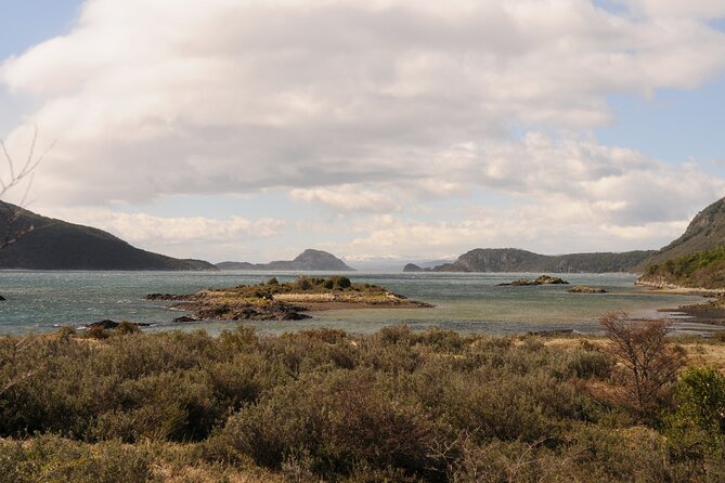 Overnight Ushuaia – Airport Transfers, Tierra Del Fuego National Park and Lakes!