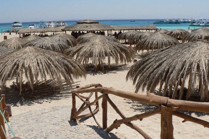 Paradise Island Snorkeling Trip With Parasailing – Hurghada