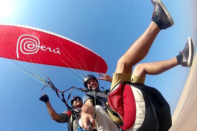 Paragliding Paracas National Reservation