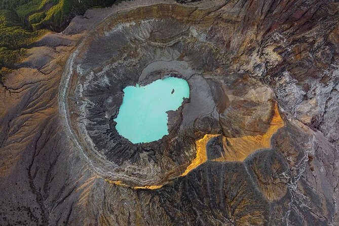 Poás Volcano Tour, Doka Estate and La Paz Waterfalls.