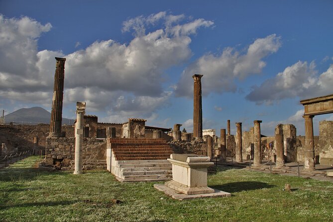 Pompeii's Secret Tales Self-Guided Walking Tour - Meeting Information