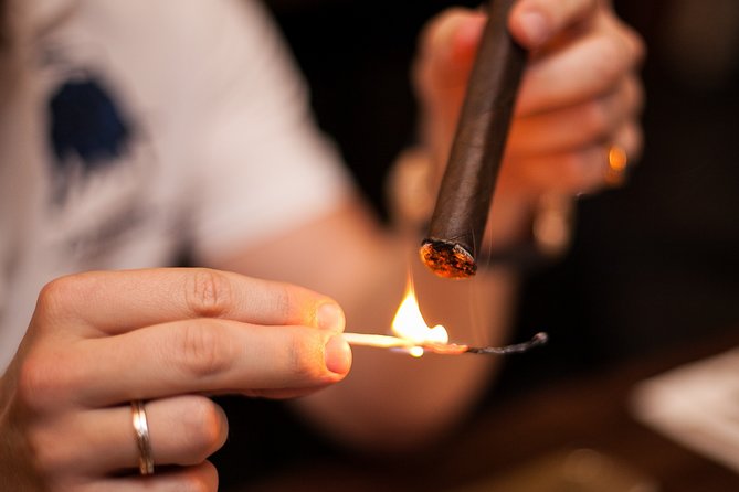 Premium Cigar Tasting Experience With Snacks in GdańSk