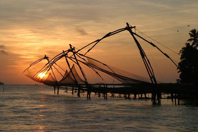 Private 2 Day Tour to Kerala From Bangalore With Flight :Houseboat & Cochin Tour