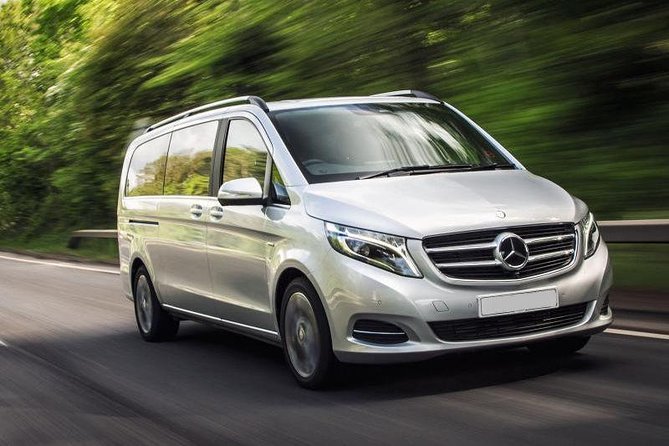 Private Budapest Airport ROUND-TRIP Transfer (Luxury Vehicle)
