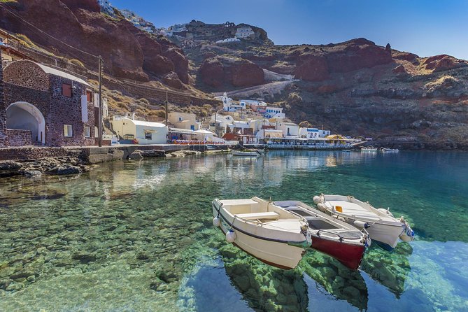 Private Catamaran Beautiful Day Around Santorini via Red Beach