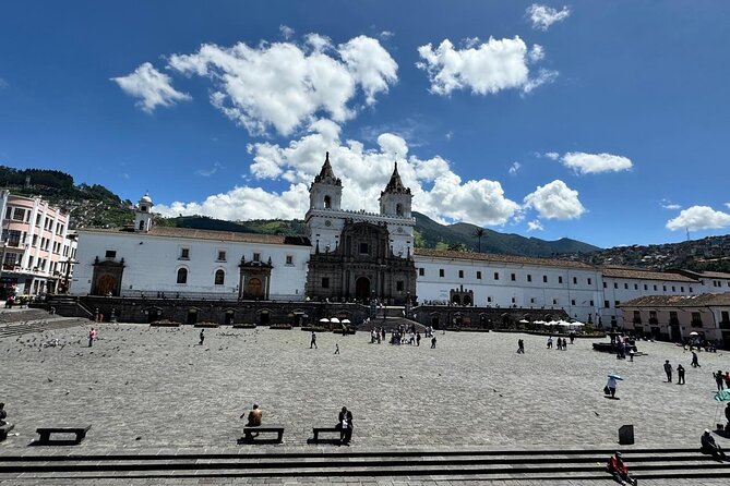 Private City Tour Quito & Middle Of The World