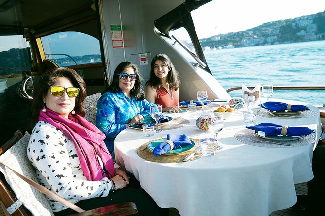 Private Cruise With 19M Yacht in Bosphorus Istanbul - Onboard Amenities and Services