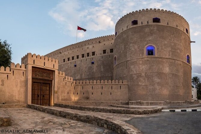 Private Day Trip to Wadi Al Hoqain & Al Hazm Castle - Additional Information