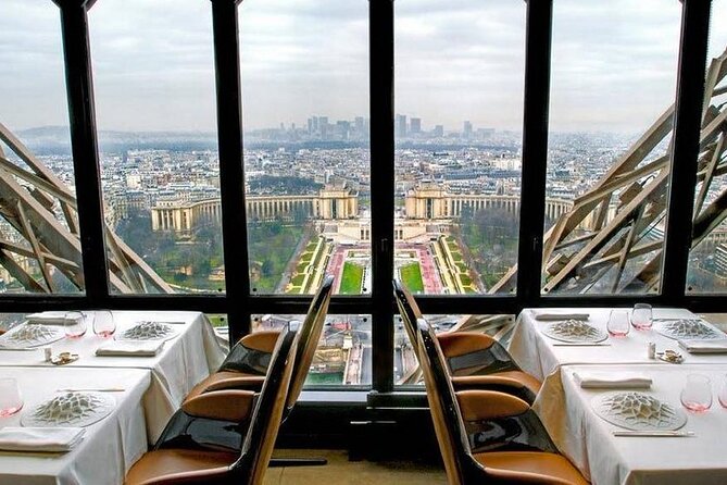 Private Dinner in Eiffel Tower and Seine River Cruise - Experience Highlights