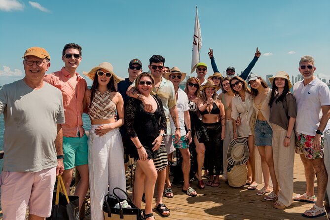 Private Full Day Vista Mare Beach Club Tour in Tierra Bomba