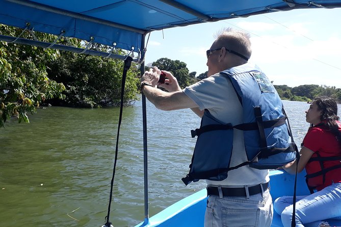 PRIVATE Granada+Apoyo Lagoon and Masaya Volcano Night Tour