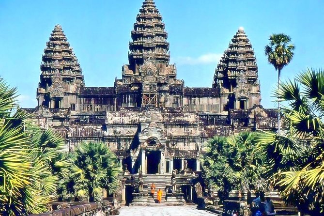 Private Guide Tour & Sunrise Angkor Wat, Angkor Thom & Ta Prohm