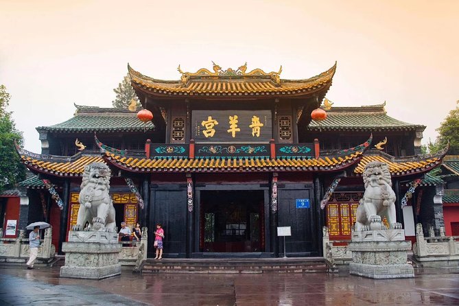 Private Guided Tour of Chengdu With Lunch + Sichuan Opera