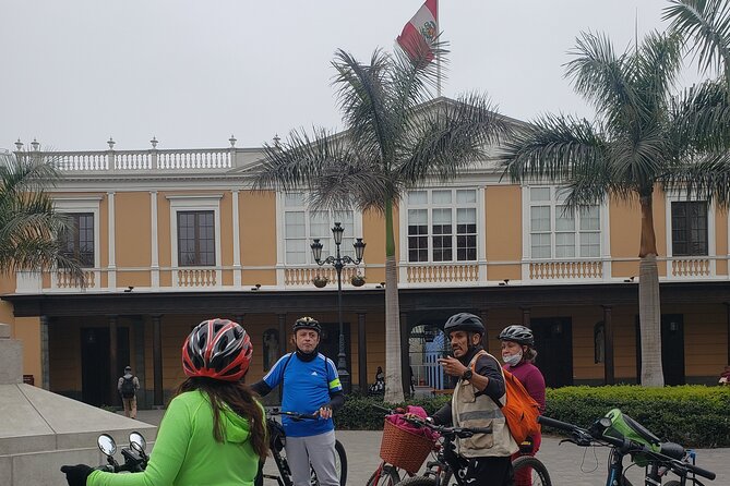 Private Half Day Bike Tour Historical Center of Lima - Meeting Point