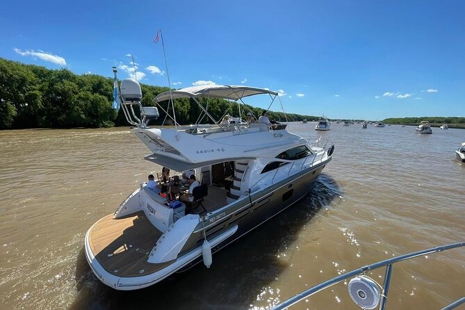 Private Navigation Through the Delta River - Private Transportation and Captain Details