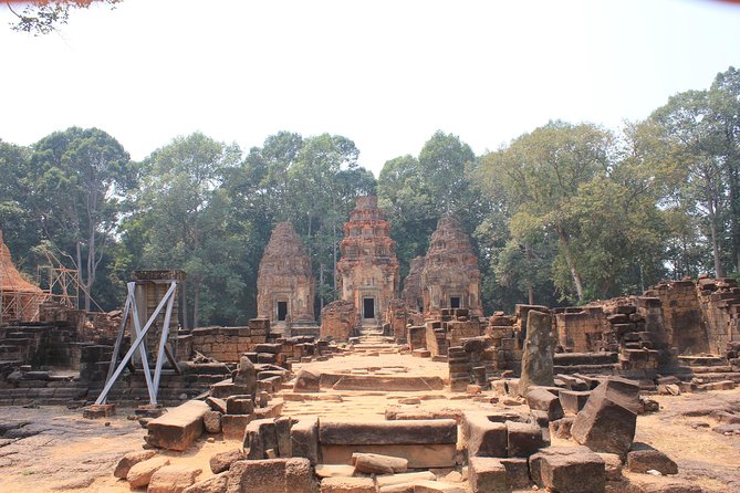 Private One Day Tour To Banteay Srei, Beng Mealea and Rolous Group