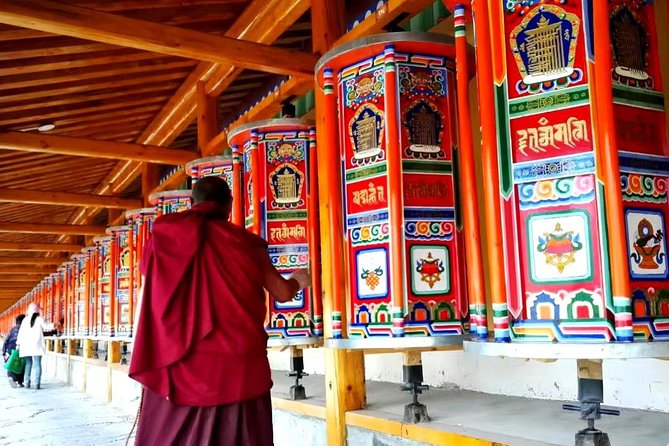 Private Overnight Tour to Bingling Temple Caves and Labrang From Lanzhou