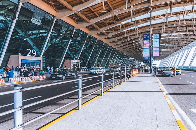 Private PVG Airport Departure Transfer From Shanghai City Hotel or Residence