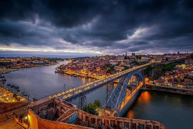 Private Return Transfer From & to Porto Airport to Porto - Pickup and Drop-off
