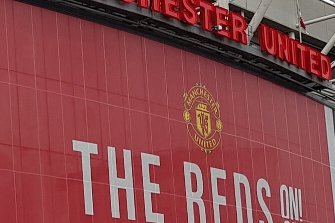 Private Round-Trip Transfer From Manchester Airport to Manchester City - Flight Tracking and Pickup