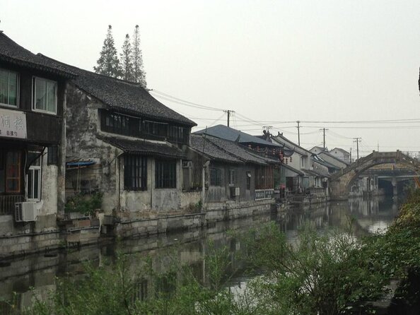 Private Shanghai Layover Tour to Fengjing Water Town With Lunch Option