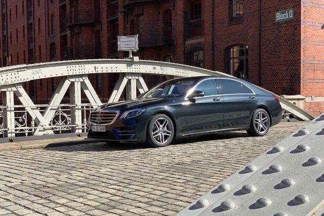 Private Sightseeing Tour With a Luxury Sedan.