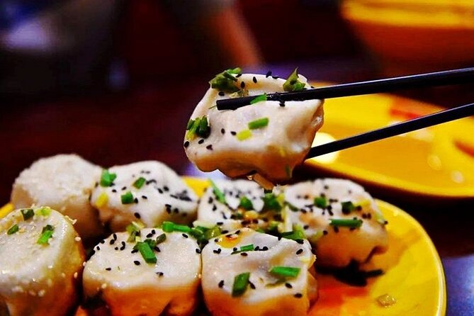 Private Street Food Walking Tour With Shanghai Tower Option - Tour Location and Duration