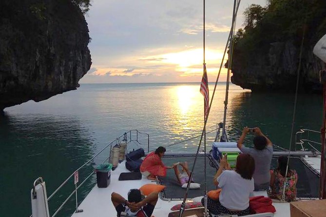 Private Sunset Dinner Cruise From Kuah Jetty With F&B - Additional Information and Expectations