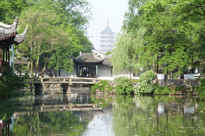 Private Suzhou Garden and Water Town Highlight Trip