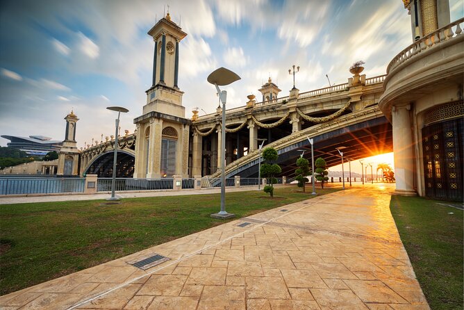 Private Tour in Putrajaya With Boat Cruise and Pink Mosque - Itinerary Overview