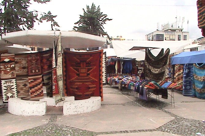Private Tour to Otavalo and Biscuit Factory and Peguche Waterfall - Meeting and Pickup Details