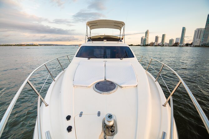 Private Tour to Rosario Islands & Cholón Aboard 46 Yacht