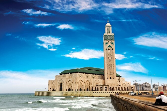 Private Transfer: Casablanca Airport CMN to Casablanca in Business Van
