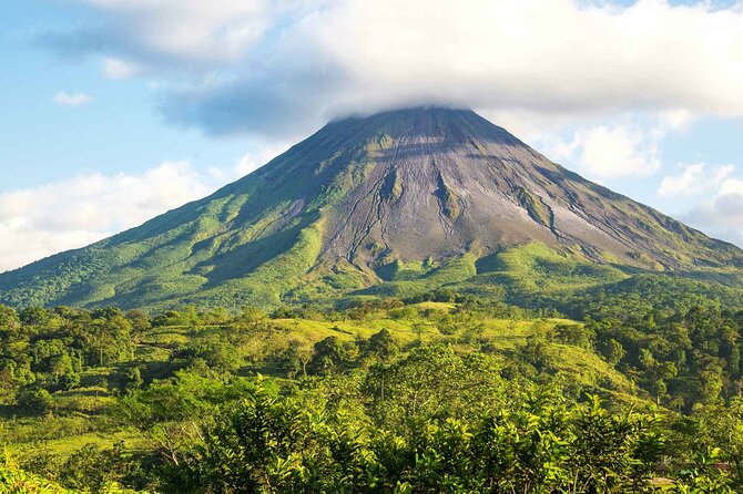 Private Transfer From Liberia Airport To Arenal La Fortuna